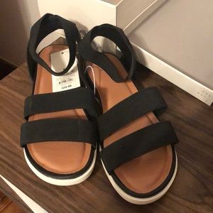 BRAND NEW SANDALS!